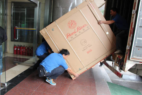 凌云钢琴贵重工艺品无忧运